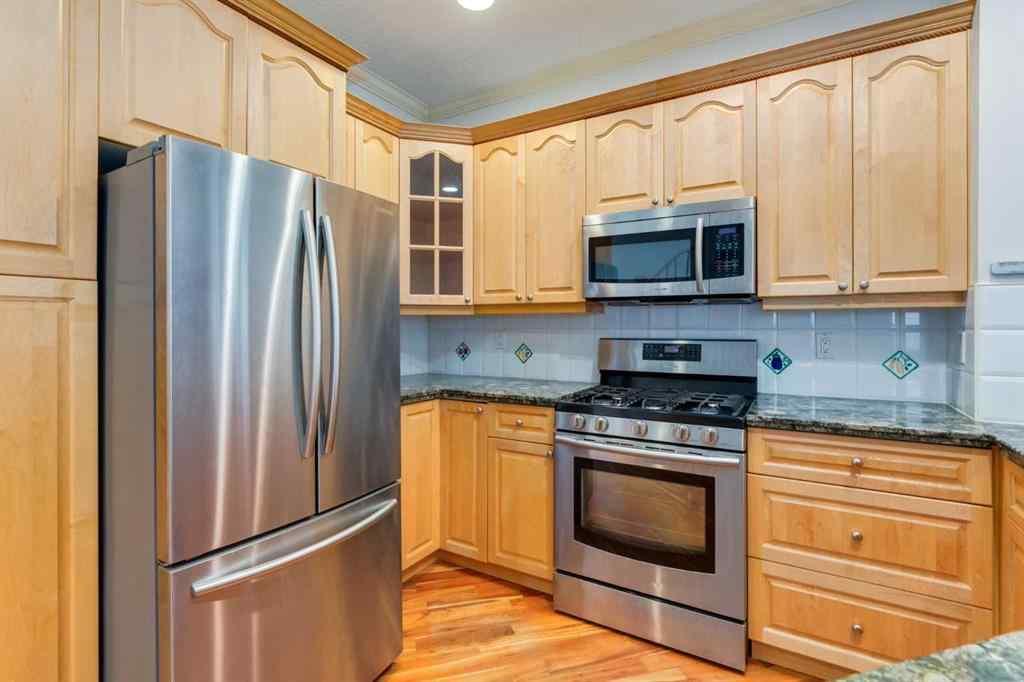 MLS® A2235784 - 2834 Parkdale Boulevard NW in West Hillhurst Calgary, Residential