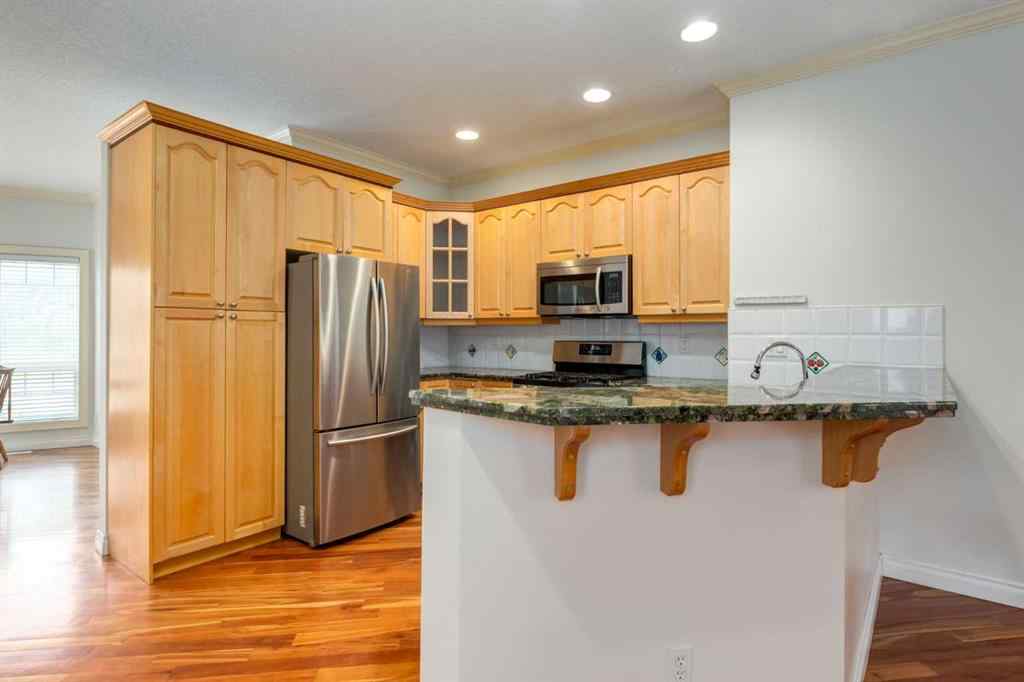 MLS® A2235784 - 2834 Parkdale Boulevard NW in West Hillhurst Calgary, Residential