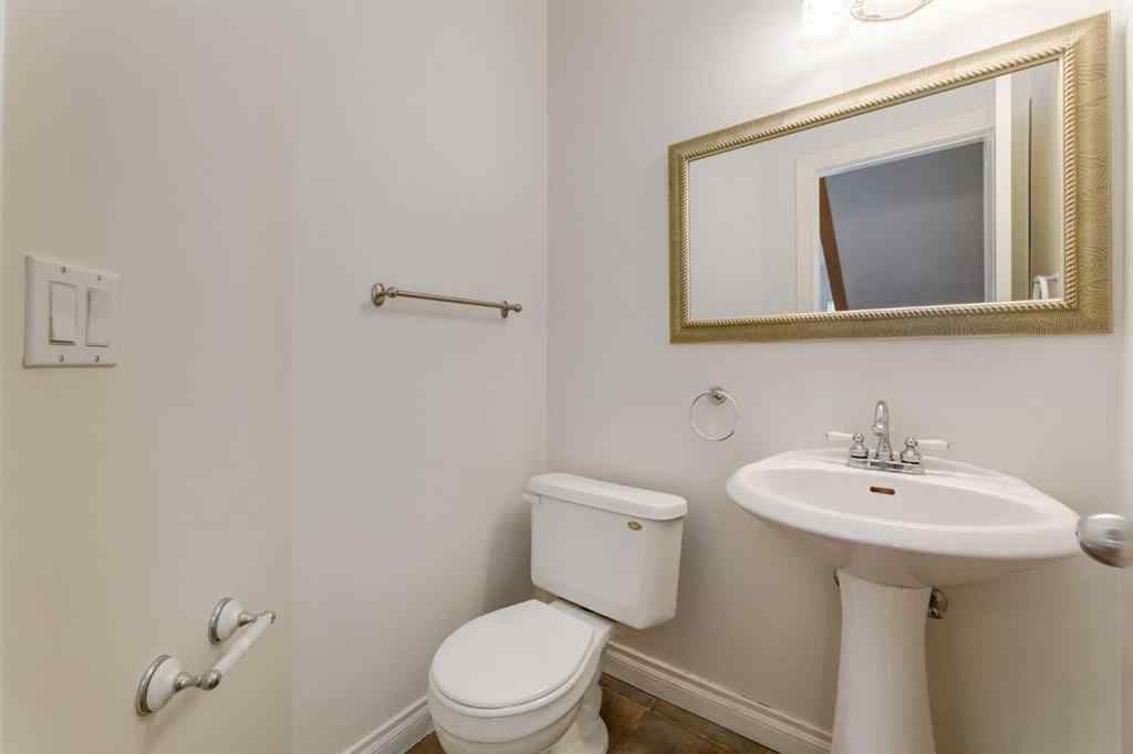 MLS® A2235784 - 2834 Parkdale Boulevard NW in West Hillhurst Calgary, Residential