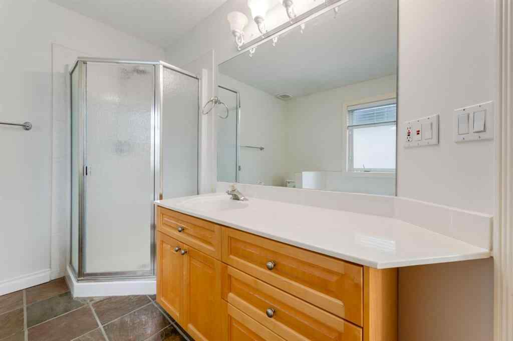 MLS® A2235784 - 2834 Parkdale Boulevard NW in West Hillhurst Calgary, Residential