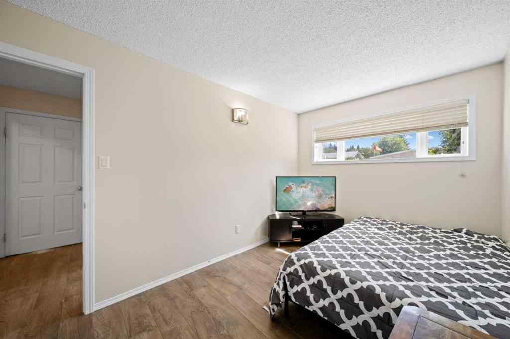 MLS® A2235798 - 3411 51A Avenue  in Southwest Innisfail Innisfail, Residential