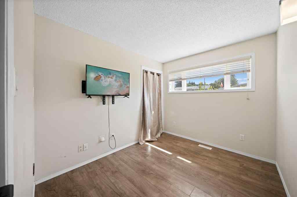 MLS® A2235798 - 3411 51A Avenue  in Southwest Innisfail Innisfail, Residential
