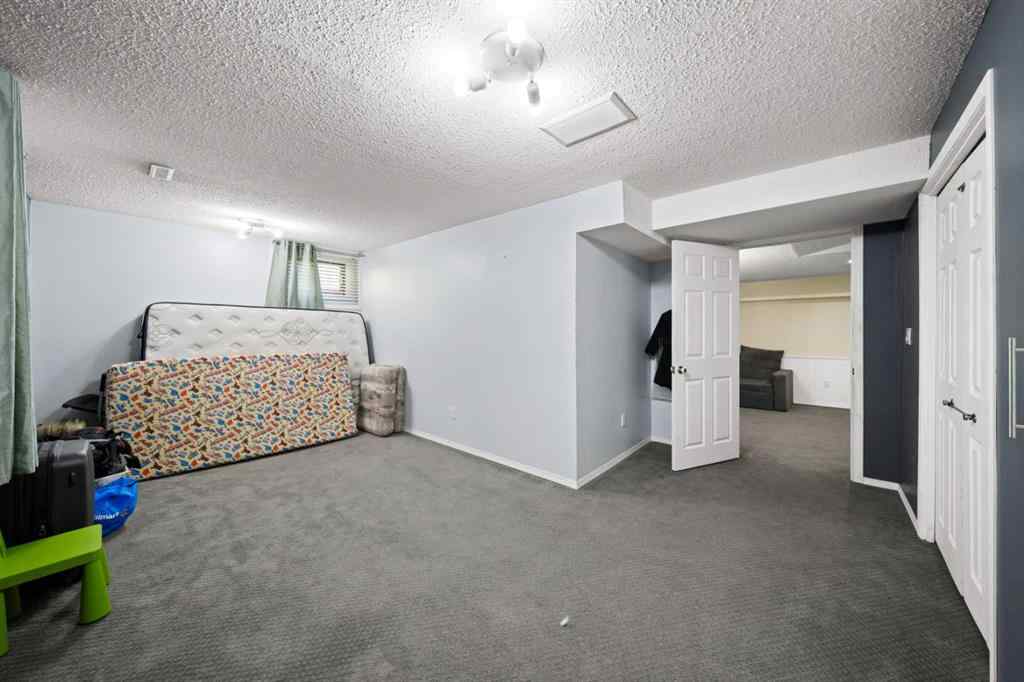 MLS® A2235798 - 3411 51A Avenue  in Southwest Innisfail Innisfail, Residential