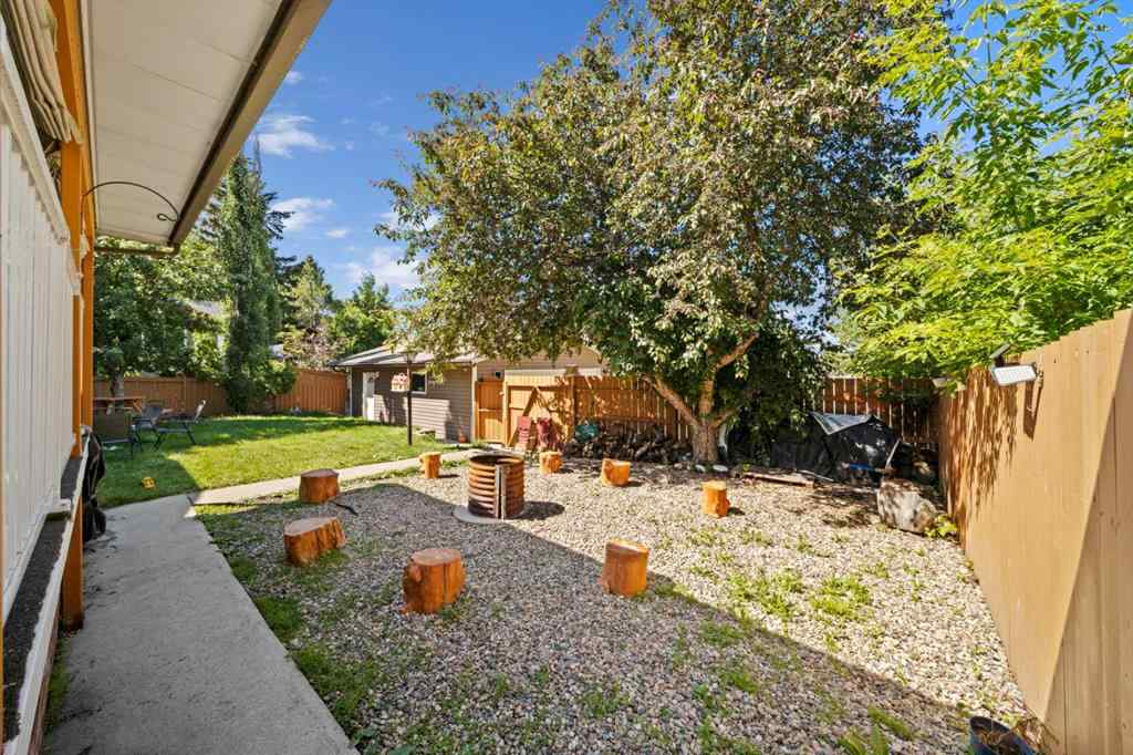 MLS® A2235798 - 3411 51A Avenue  in Southwest Innisfail Innisfail, Residential
