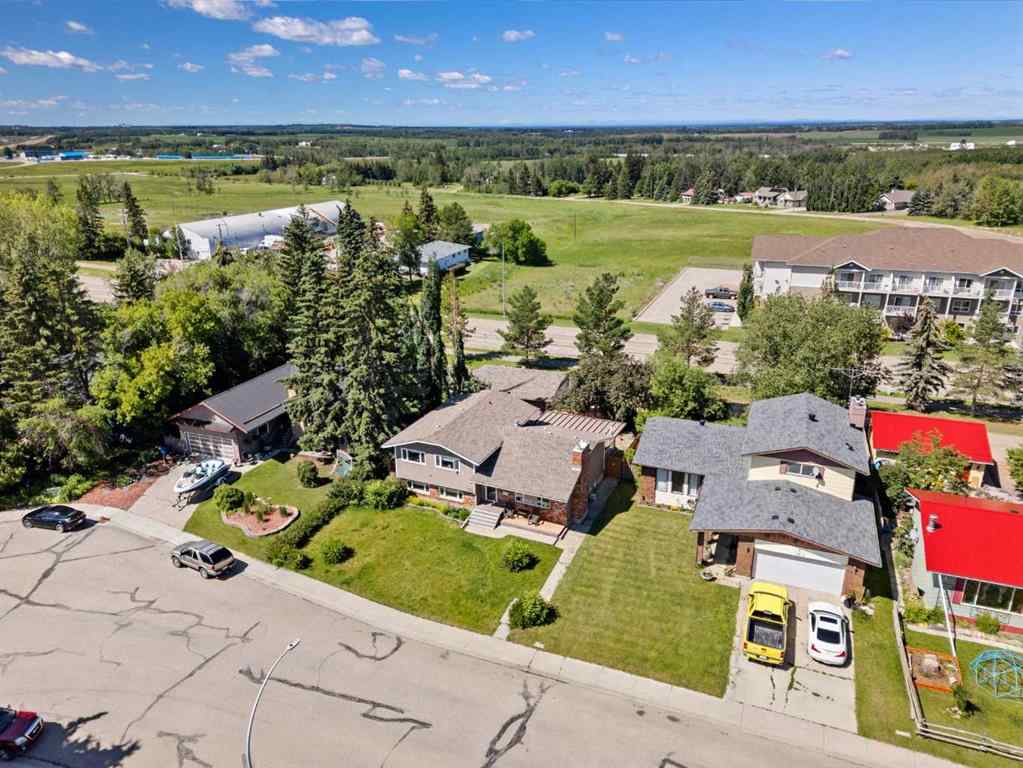 MLS® A2235798 - 3411 51A Avenue  in Southwest Innisfail Innisfail, Residential