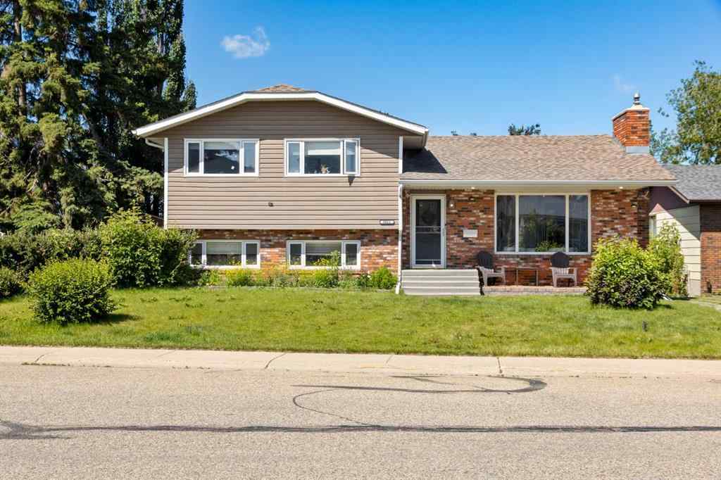 MLS® A2235798 - 3411 51A Avenue  in Southwest Innisfail Innisfail, Residential