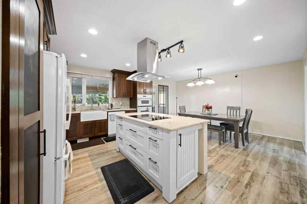MLS® A2235798 - 3411 51A Avenue  in Southwest Innisfail Innisfail, Residential