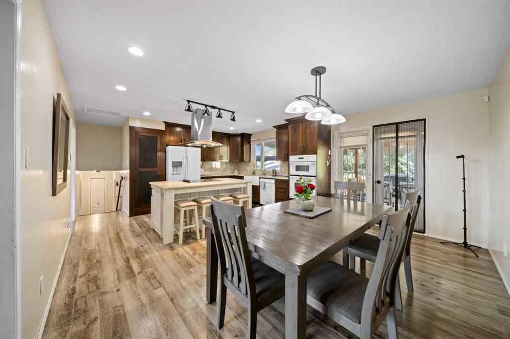 MLS® A2235798 - 3411 51A Avenue  in Southwest Innisfail Innisfail, Residential
