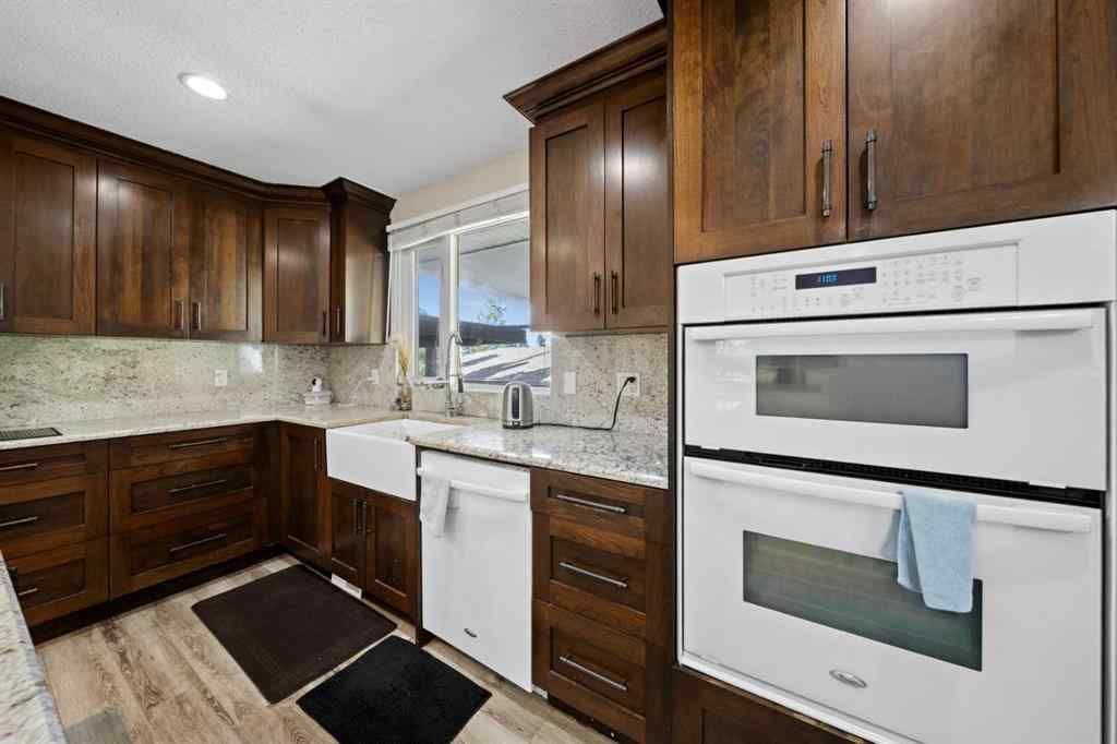 MLS® A2235798 - 3411 51A Avenue  in Southwest Innisfail Innisfail, Residential
