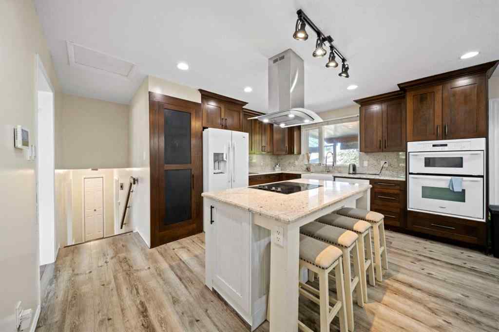 MLS® A2235798 - 3411 51A Avenue  in Southwest Innisfail Innisfail, Residential