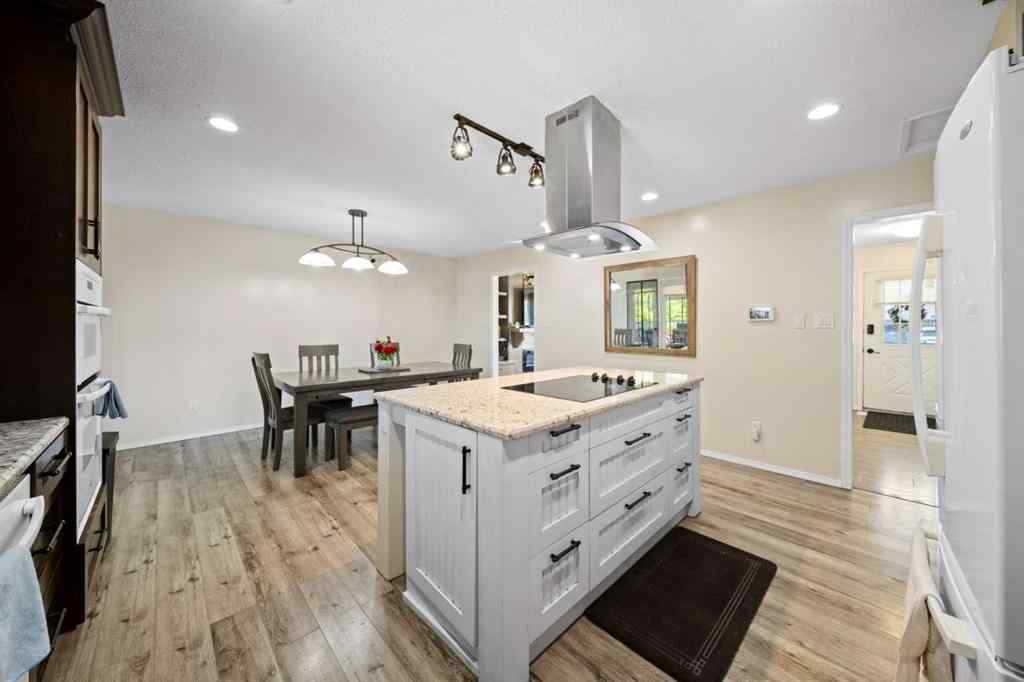 MLS® A2235798 - 3411 51A Avenue  in Southwest Innisfail Innisfail, Residential