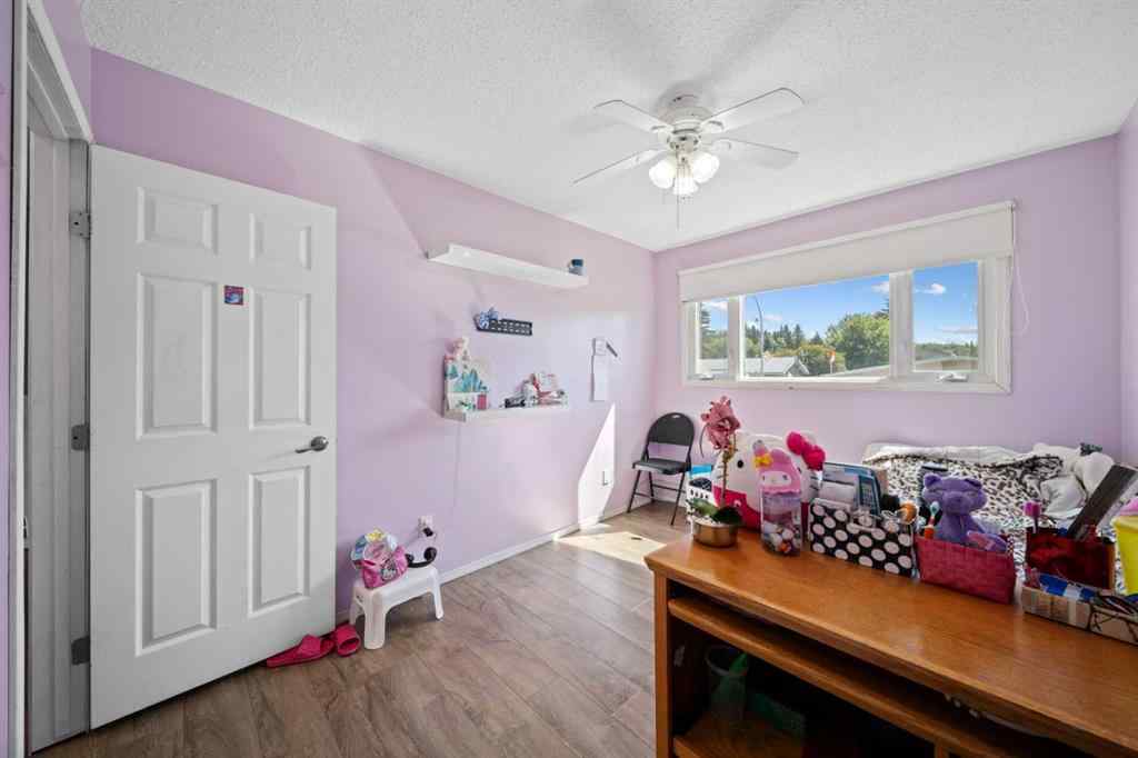 MLS® A2235798 - 3411 51A Avenue  in Southwest Innisfail Innisfail, Residential
