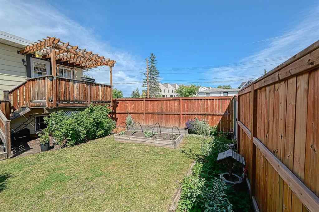 MLS® A2235819 - Unit #1 6505 36 Avenue NW in Bowness Calgary, Residential