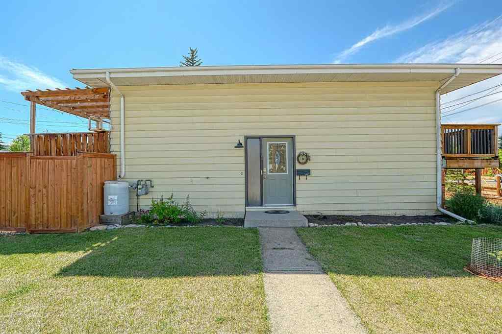 MLS® A2235819 - Unit #1 6505 36 Avenue NW in Bowness Calgary, Residential