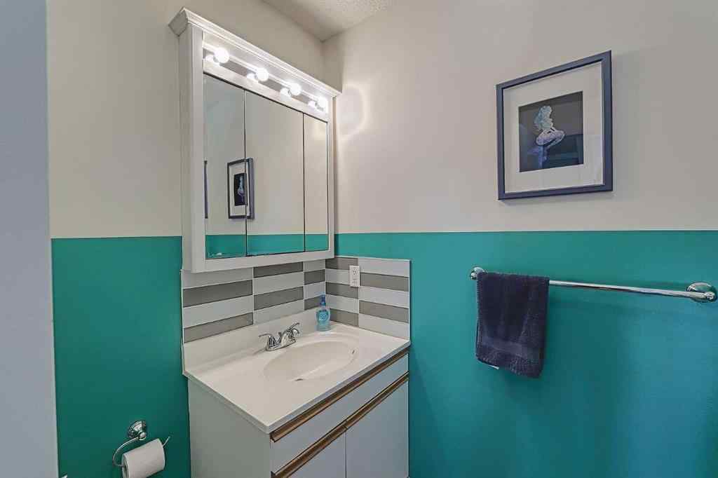 MLS® A2235819 - Unit #1 6505 36 Avenue NW in Bowness Calgary, Residential