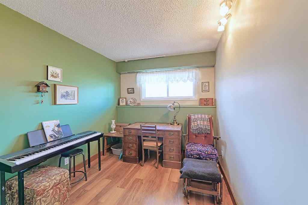 MLS® A2235819 - Unit #1 6505 36 Avenue NW in Bowness Calgary, Residential