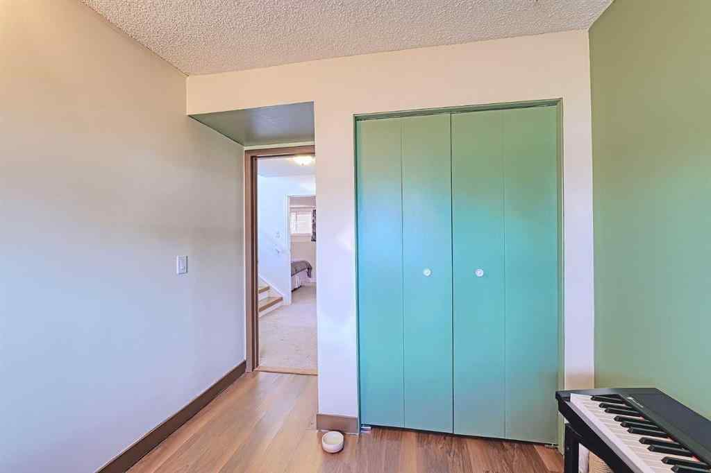 MLS® A2235819 - Unit #1 6505 36 Avenue NW in Bowness Calgary, Residential