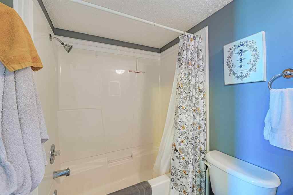 MLS® A2235819 - Unit #1 6505 36 Avenue NW in Bowness Calgary, Residential