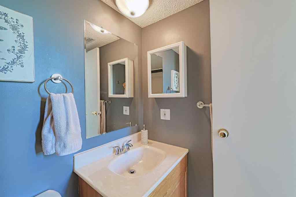 MLS® A2235819 - Unit #1 6505 36 Avenue NW in Bowness Calgary, Residential