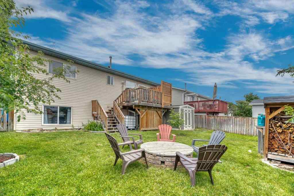 MLS® A2235868 - 325 Strathford Boulevard  in Strathaven Strathmore, Residential