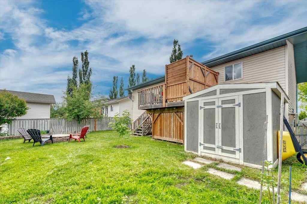 MLS® A2235868 - 325 Strathford Boulevard  in Strathaven Strathmore, Residential