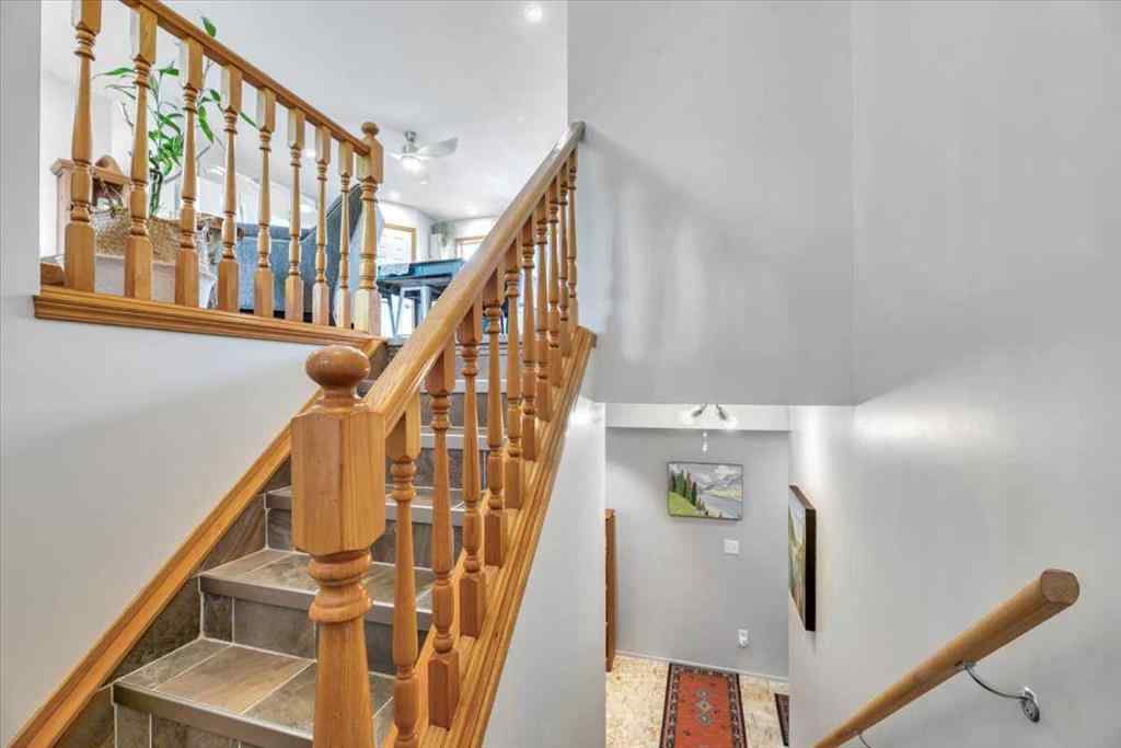MLS® A2235868 - 325 Strathford Boulevard  in Strathaven Strathmore, Residential