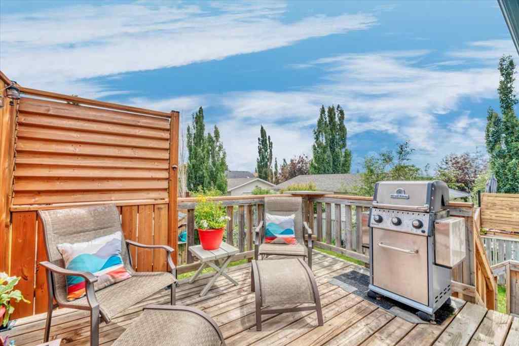MLS® A2235868 - 325 Strathford Boulevard  in Strathaven Strathmore, Residential