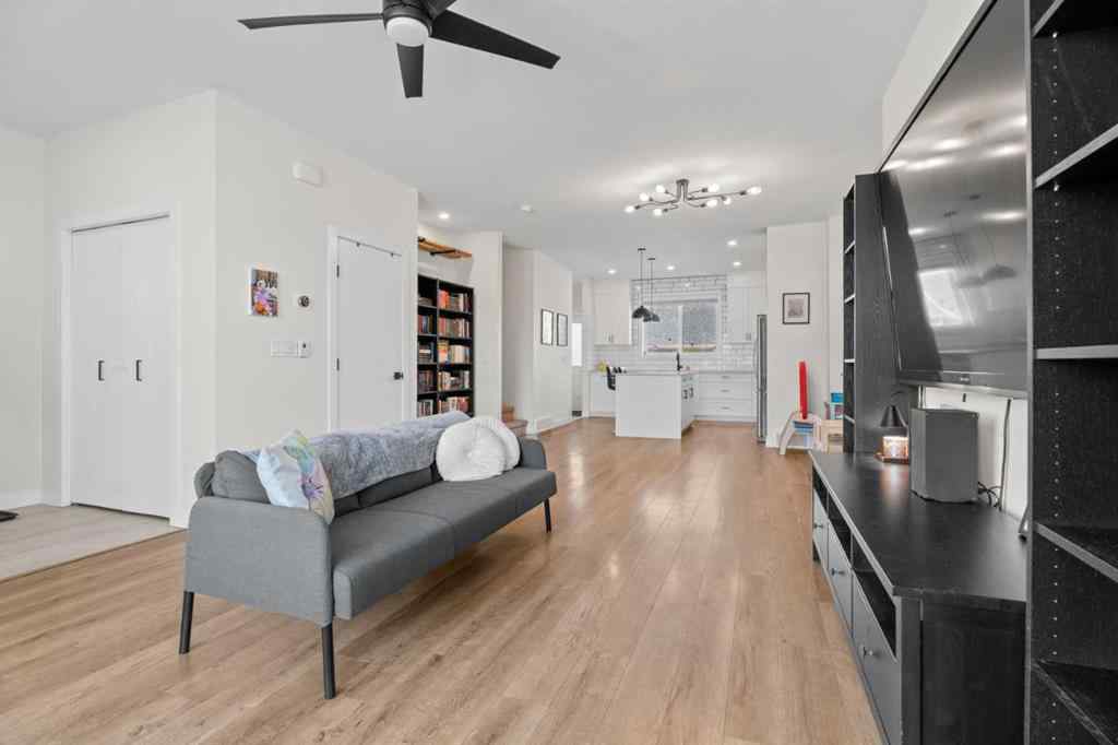 MLS® A2235889 - 11 D'arcy Boulevard  in D\'arcy Ranch Okotoks, Residential
