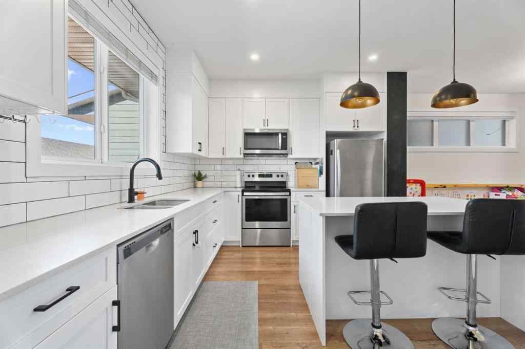 MLS® A2235889 - 11 D'arcy Boulevard  in D\'arcy Ranch Okotoks, Residential