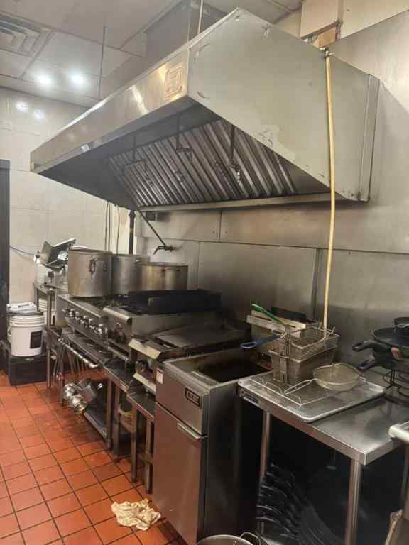 MLS® A2235927 - Unit #104 3400 14 Street NW in Rosemont Calgary, Commercial