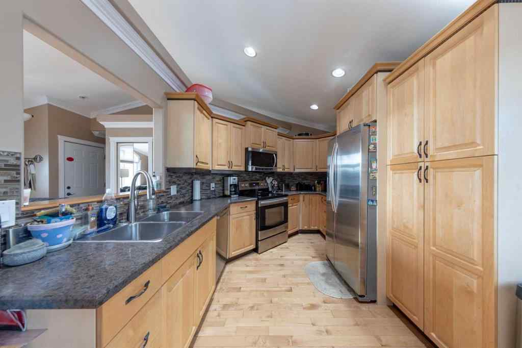 MLS® A2235968 - 4010 74 Avenue  in Parkview Estates Lloydminster, Residential