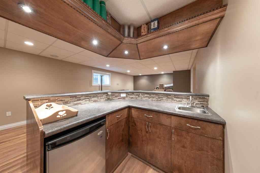 MLS® A2235968 - 4010 74 Avenue  in Parkview Estates Lloydminster, Residential
