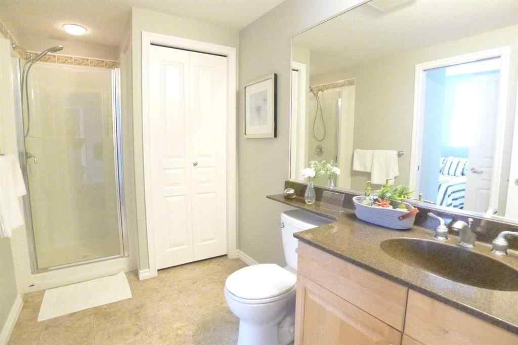MLS® A2236029 - Unit #703 1718 14 Avenue NW in Hounsfield Heights/Briar Hill Calgary, Residential