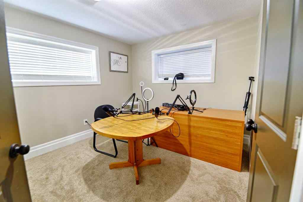 MLS® A2236066 - 521 12 Avenue W in NONE Barnwell, Residential
