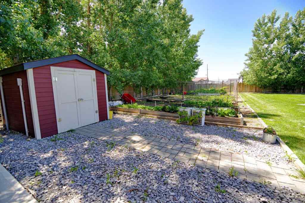 MLS® A2236066 - 521 12 Avenue W in NONE Barnwell, Residential
