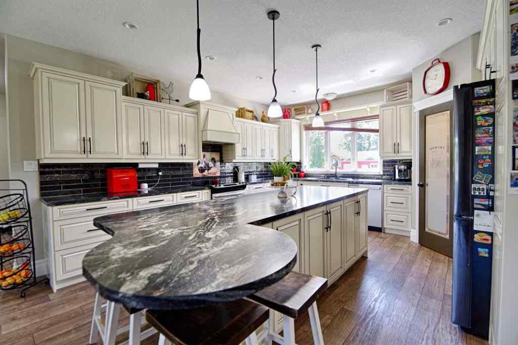 MLS® A2236066 - 521 12 Avenue W in NONE Barnwell, Residential