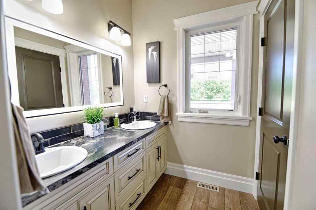 MLS® A2236066 - 521 12 Avenue W in NONE Barnwell, Residential