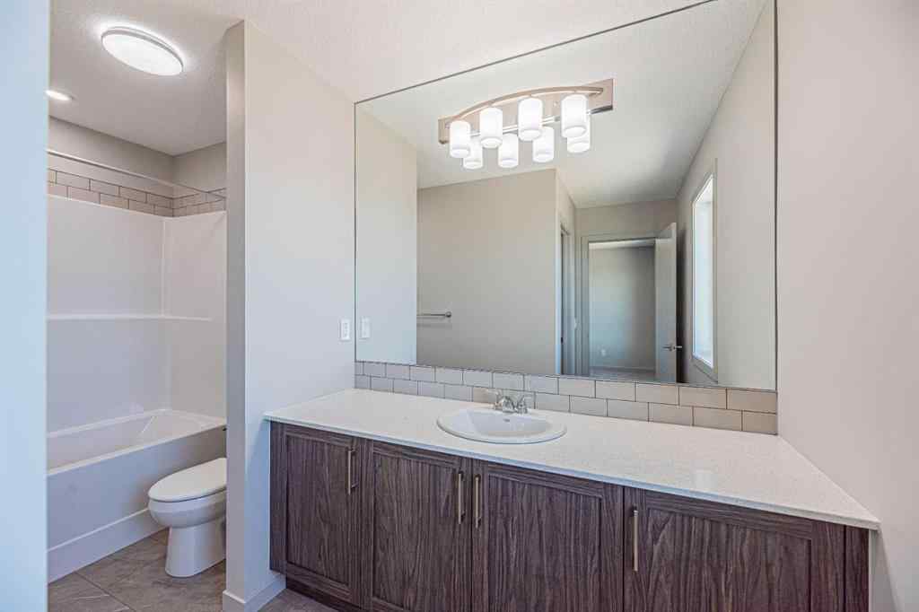 MLS® A2236067 - 914 Bayview Heights SW in Bayview Airdrie, Residential
