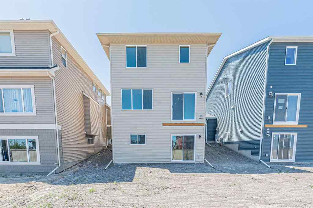 MLS® A2236067 - 914 Bayview Heights SW in Bayview Airdrie, Residential