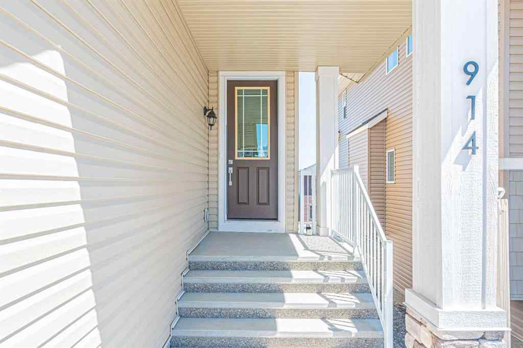 MLS® A2236067 - 914 Bayview Heights SW in Bayview Airdrie, Residential
