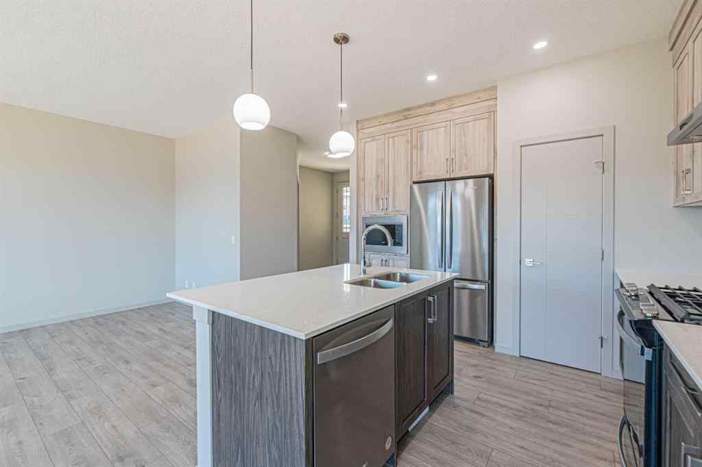 MLS® A2236067 - 914 Bayview Heights SW in Bayview Airdrie, Residential