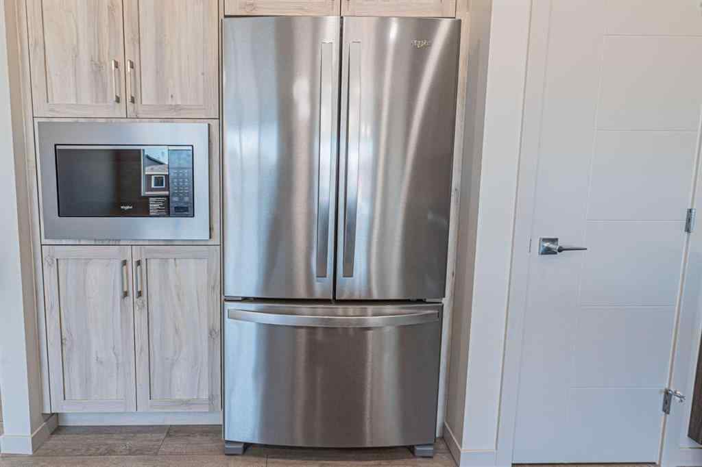 MLS® A2236067 - 914 Bayview Heights SW in Bayview Airdrie, Residential