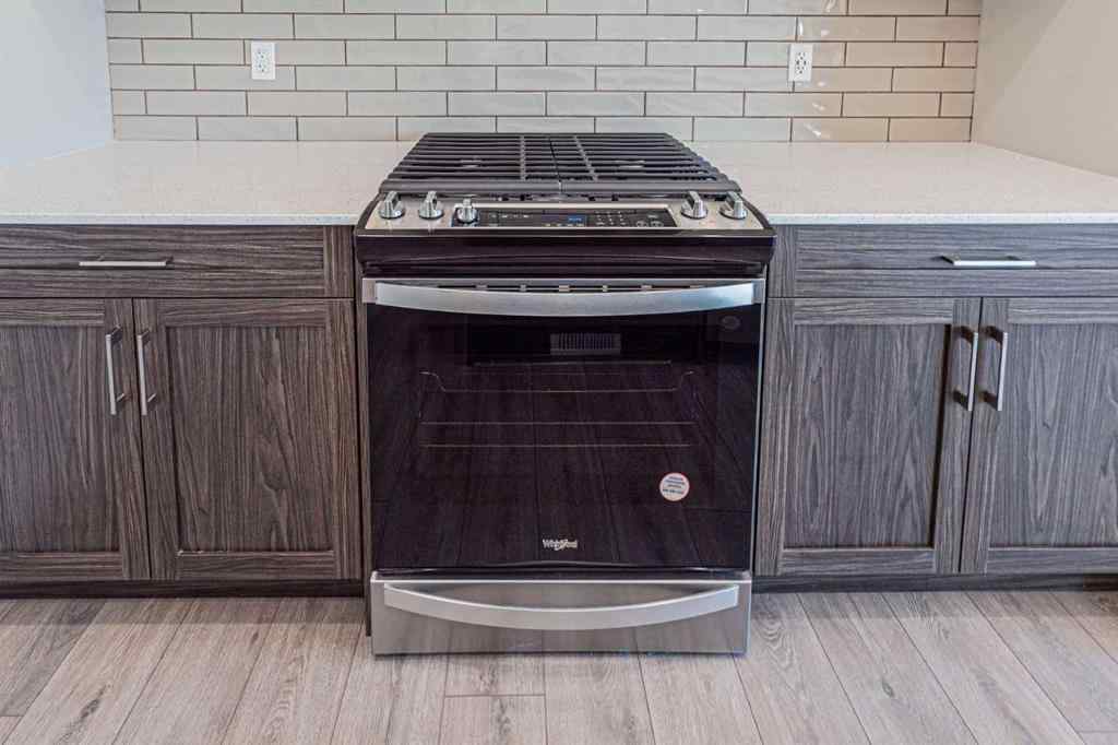 MLS® A2236067 - 914 Bayview Heights SW in Bayview Airdrie, Residential