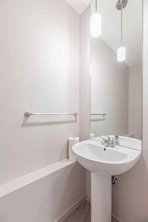 MLS® A2236067 - 914 Bayview Heights SW in Bayview Airdrie, Residential