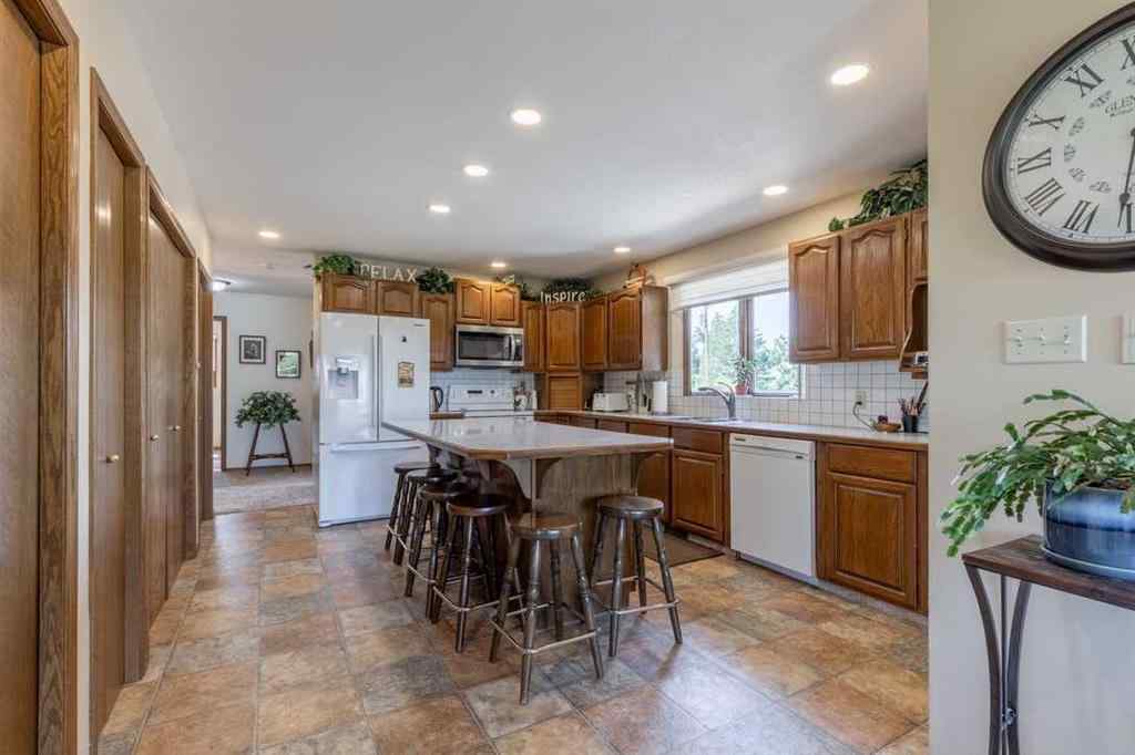 MLS® A2236076 - 45 Mountainview Crescent  in NONE Claresholm, Residential