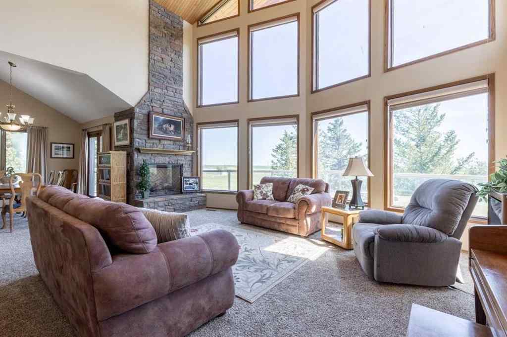 MLS® A2236076 - 45 Mountainview Crescent  in NONE Claresholm, Residential