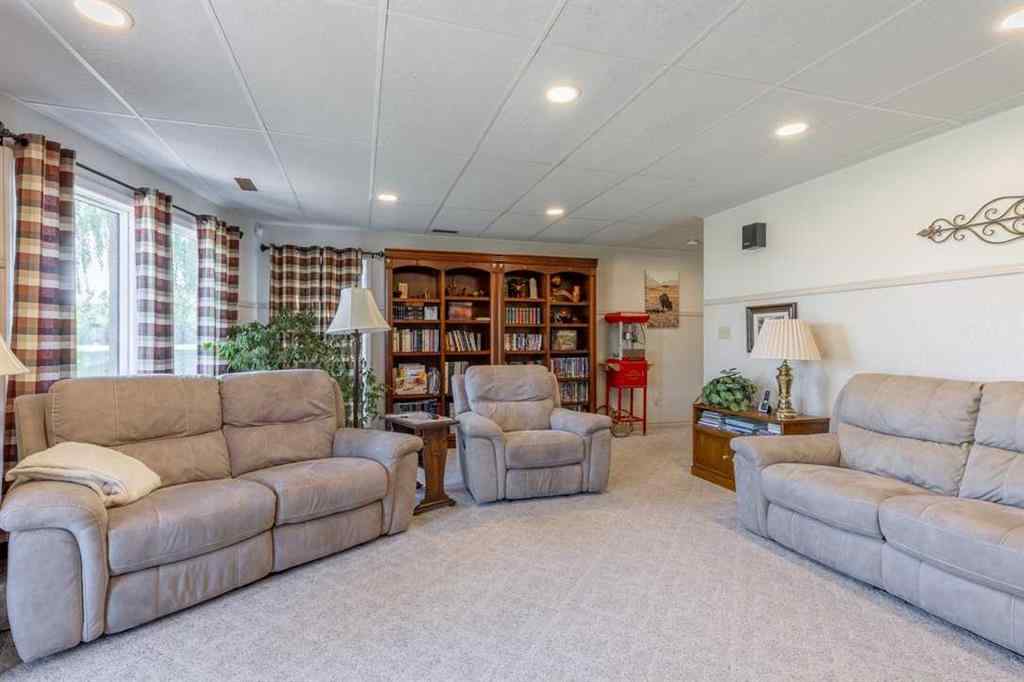 MLS® A2236076 - 45 Mountainview Crescent  in NONE Claresholm, Residential