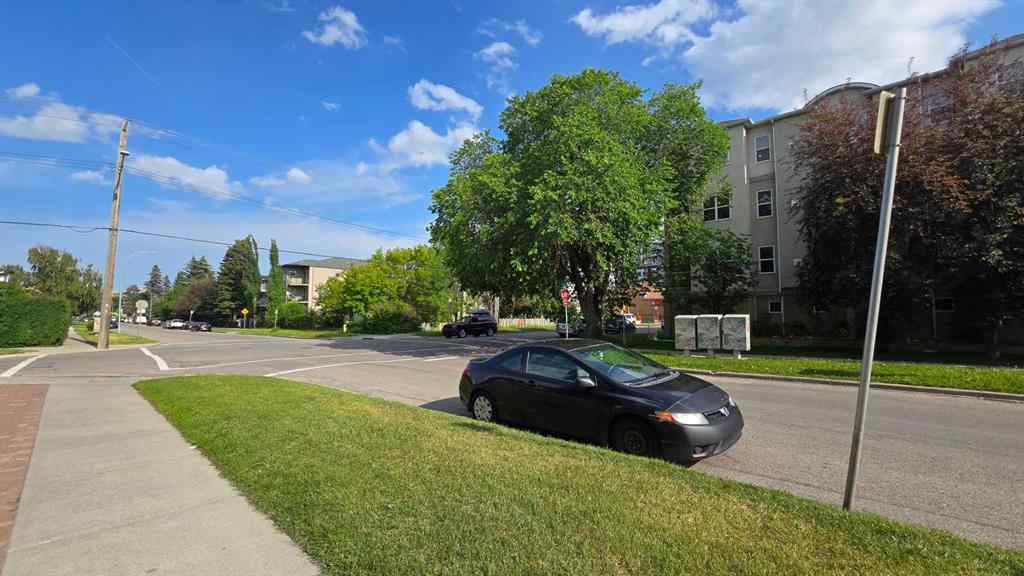 MLS® A2236141 - Unit #103 136 17 Avenue NE in Tuxedo Park Calgary, Commercial