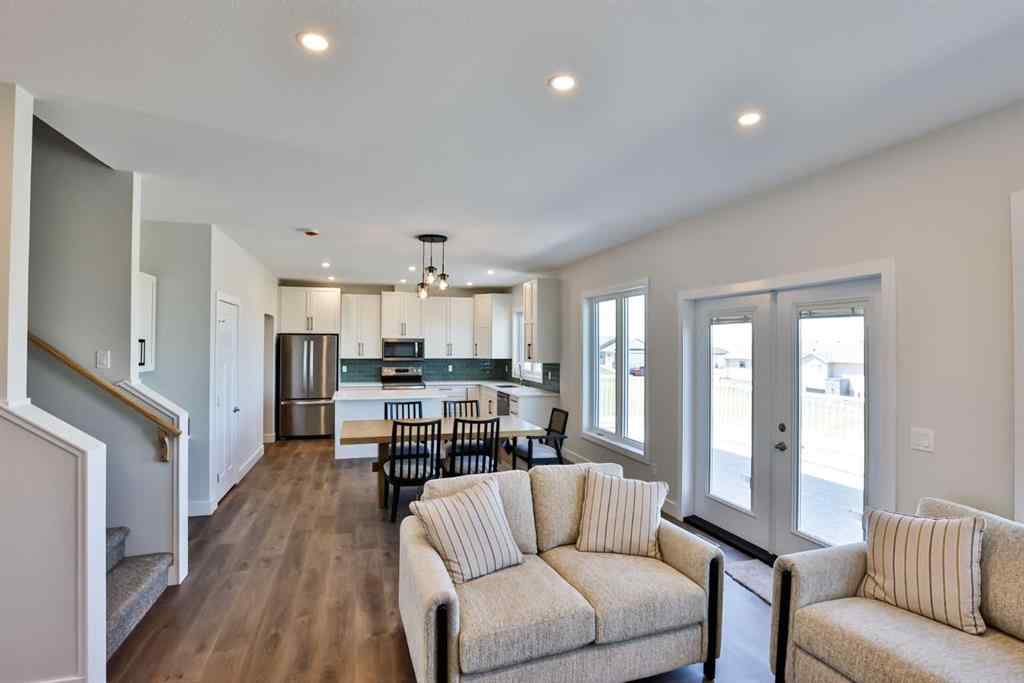 MLS® A2236190 - 714 Fairways Drive  in NONE Vulcan, Residential