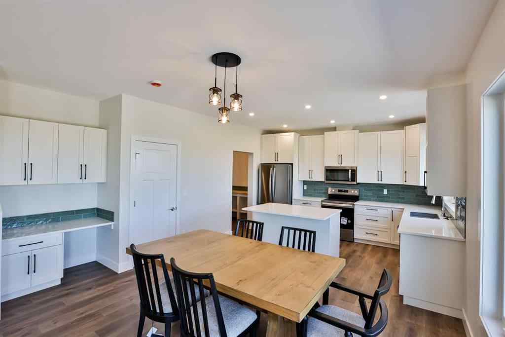 MLS® A2236190 - 714 Fairways Drive  in NONE Vulcan, Residential